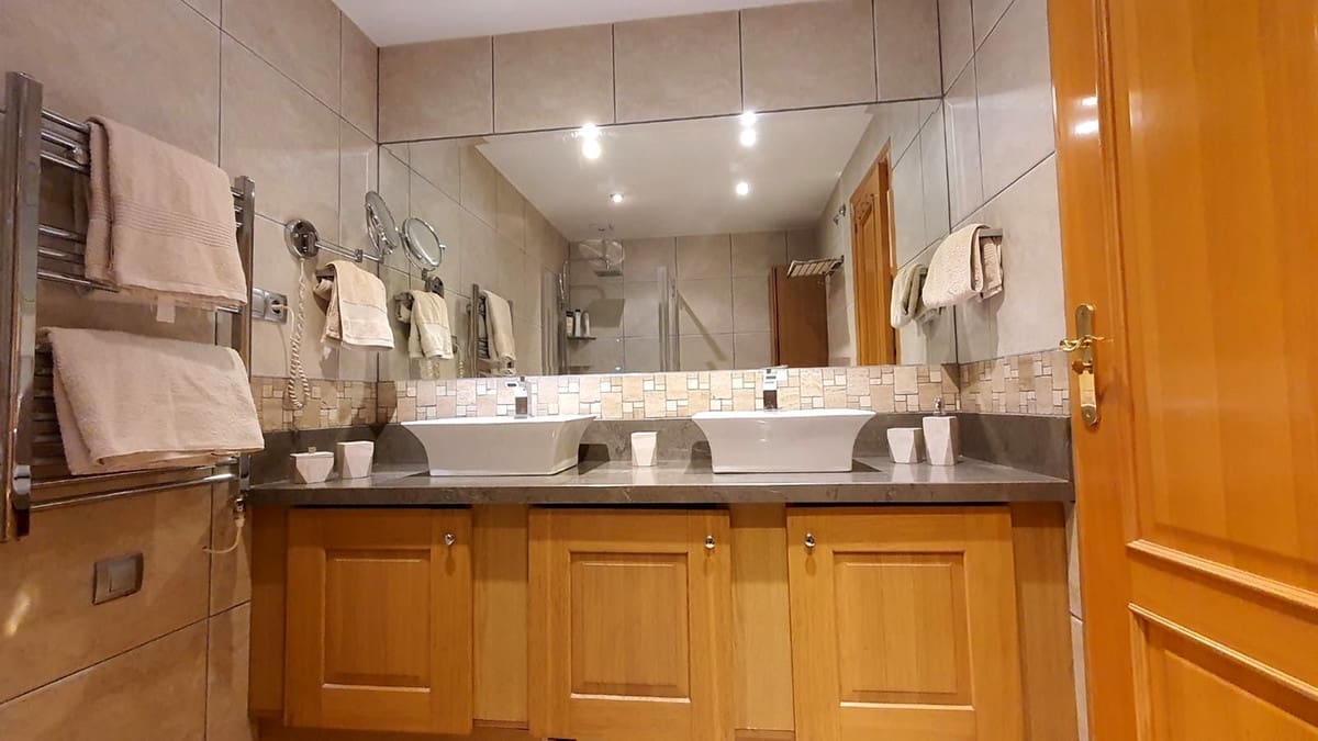 2 soverom Leilighet til salgs i Torrequebrada med garasje - € 399 000 (Ref: 9830435)