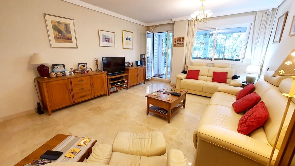 2 soverom Leilighet til salgs i Torrequebrada med garasje - € 399 000 (Ref: 9830435)