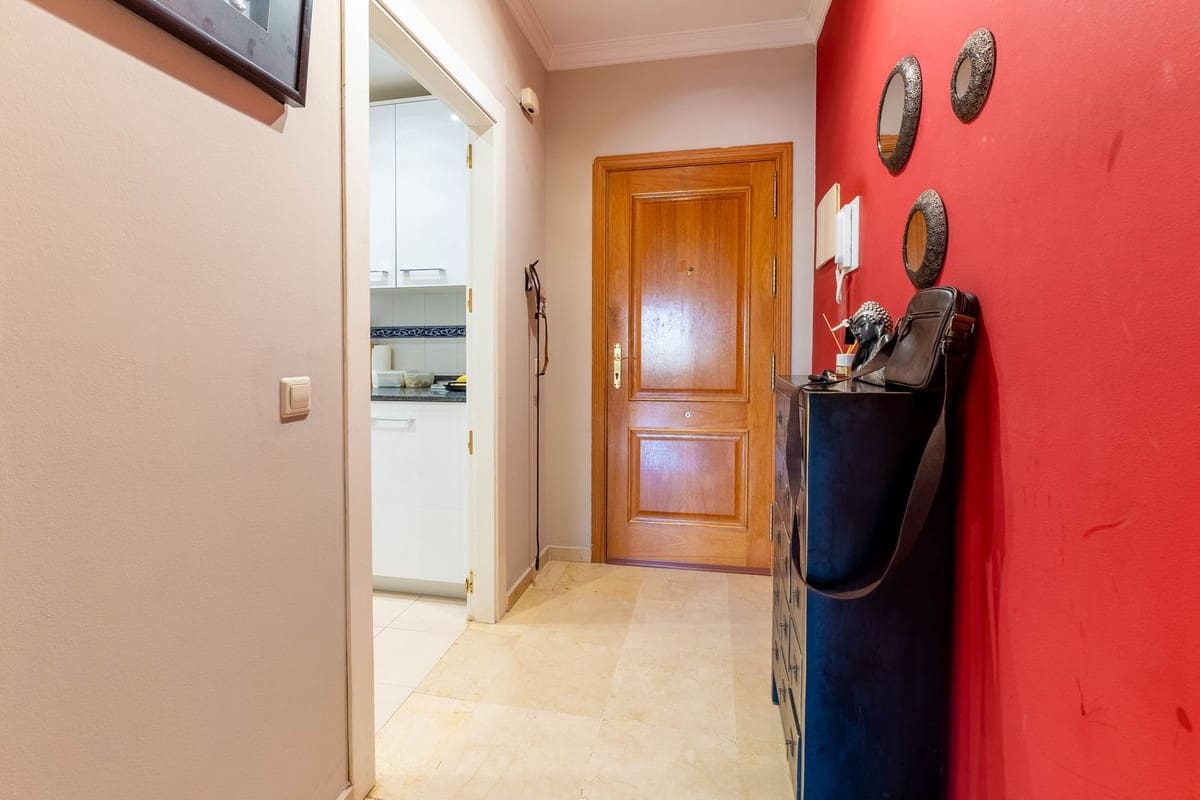2 soverom Leilighet til salgs i La Cala Hills med garasje - € 325 000 (Ref: 9830437)