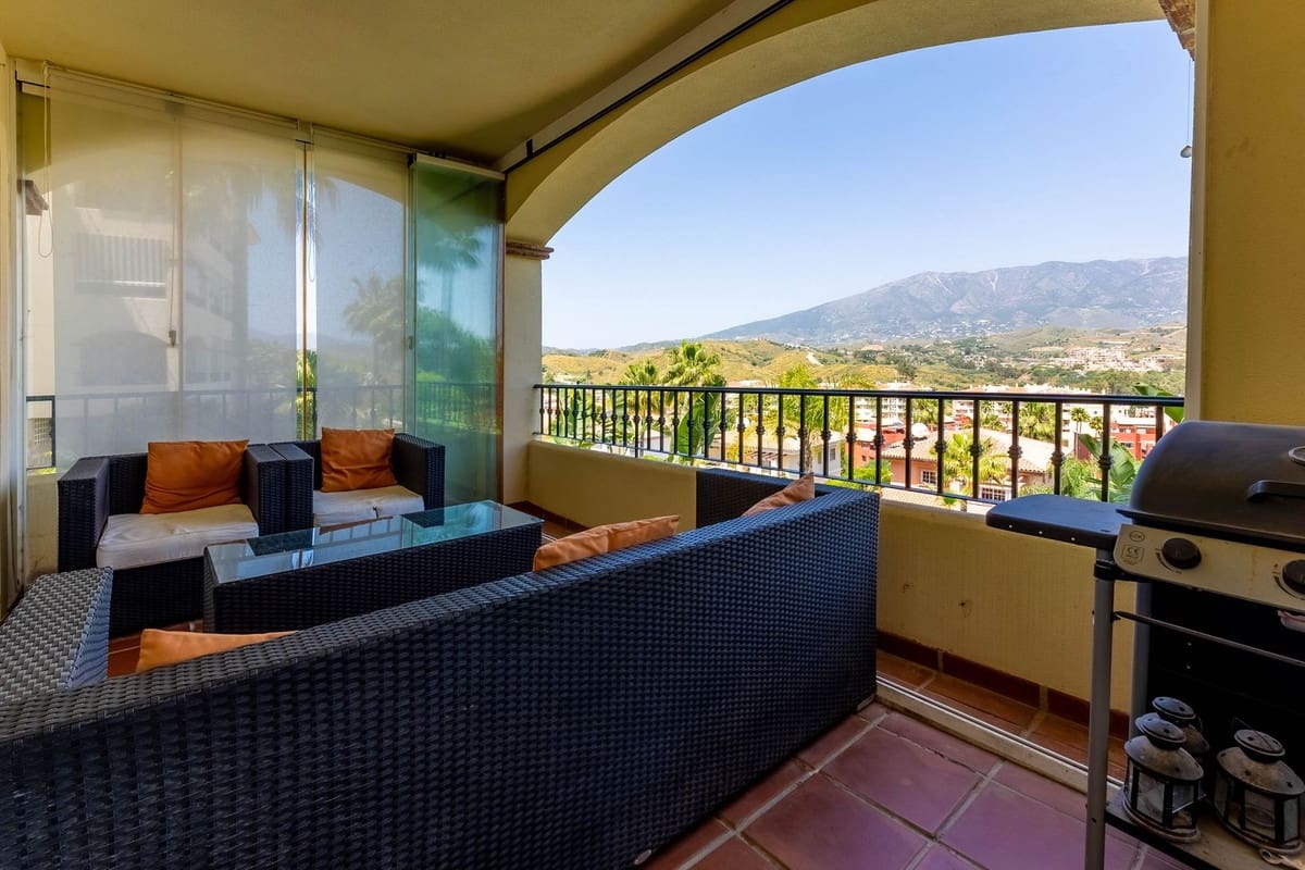2 soverom Leilighet til salgs i La Cala Hills med garasje - € 325 000 (Ref: 9830437)