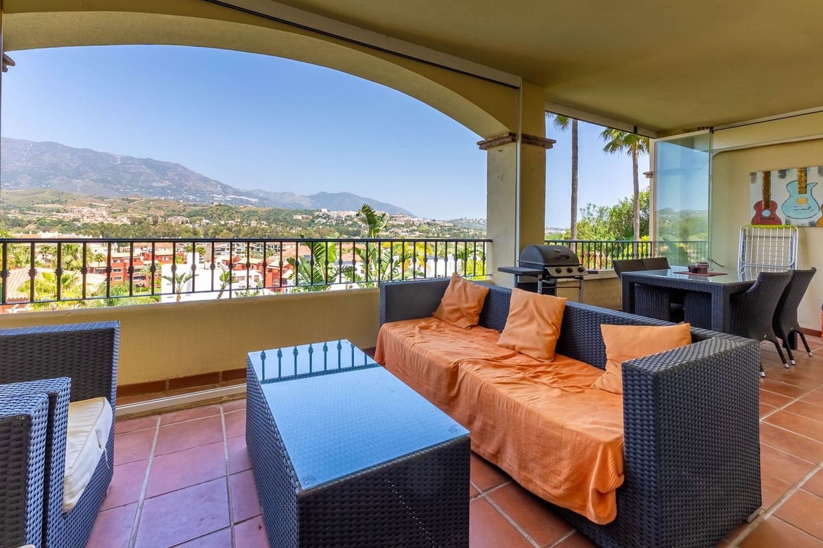 2 soverom Leilighet til salgs i La Cala Hills med garasje - € 325 000 (Ref: 9830437)