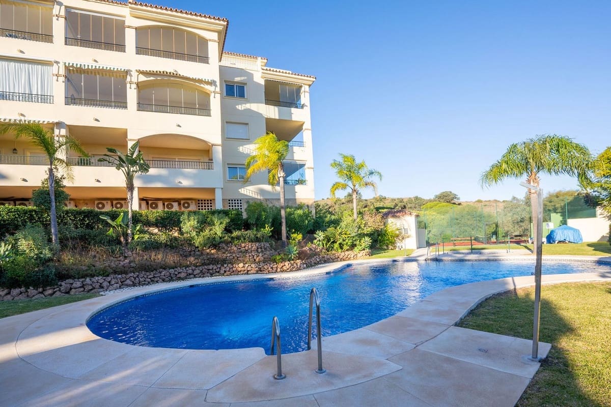 2 soverom Leilighet til salgs i La Cala Hills med garasje - € 325 000 (Ref: 9830437)