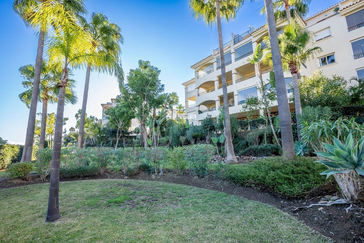 2 soverom Leilighet til salgs i La Cala Hills med garasje - € 325 000 (Ref: 9830437)
