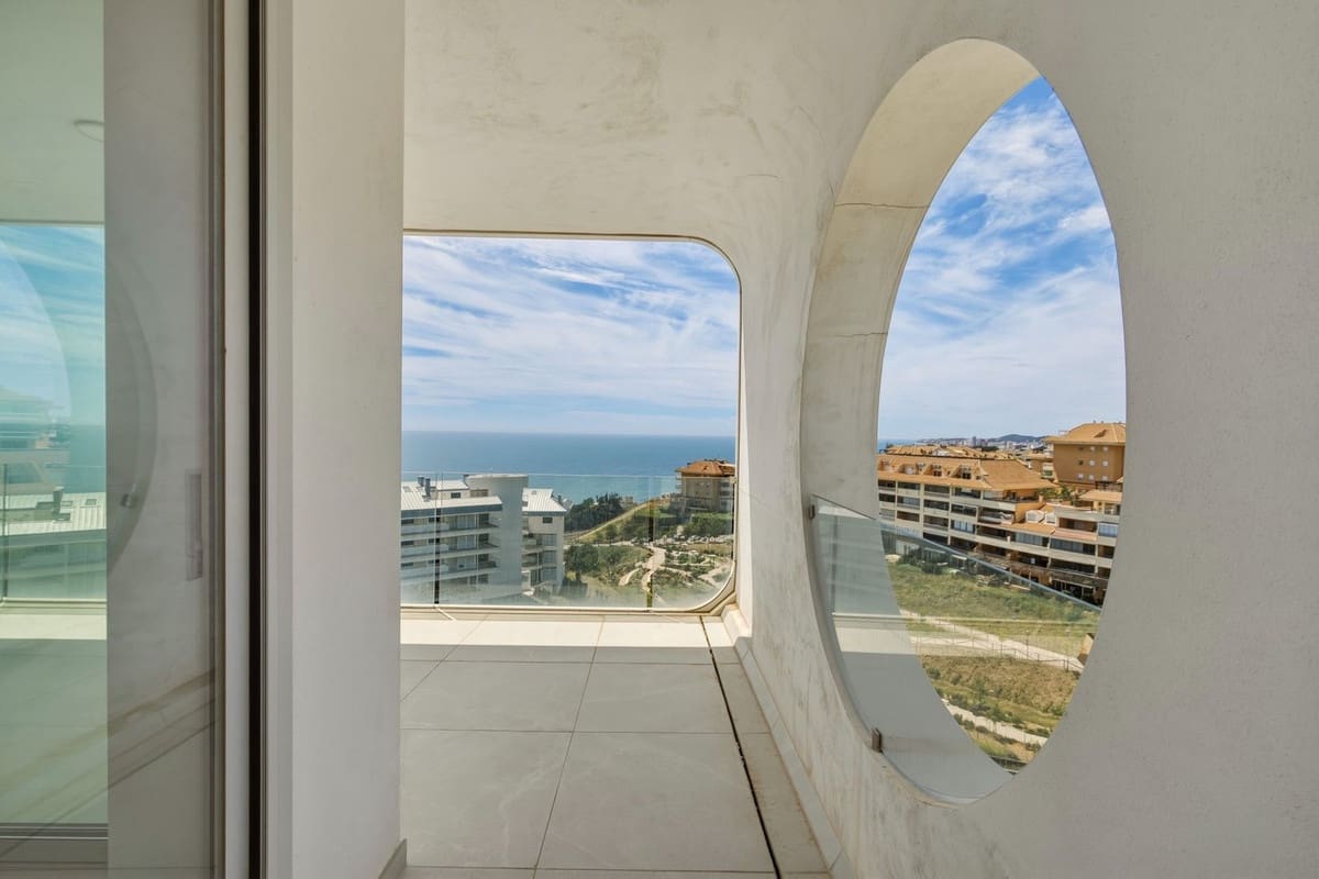 2 quarto Penthouse para venda em Fuengirola com garagem - 1 200 000 € (Ref: 9833077)