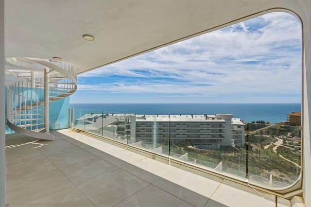 2 chambre Penthouse à vendre à Castillo Sohail, Fuengirola avec garage - 1 200 000 € (Ref: 9833077)