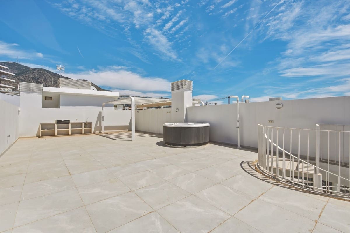 2 quarto Penthouse para venda em Fuengirola com garagem - 1 200 000 € (Ref: 9833077)