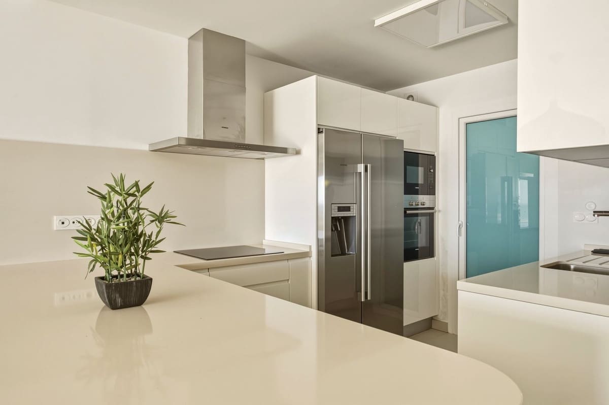 2 bedroom Apartment for sale in Benalmadena with garage - € 700,000 (Ref: 9833078)