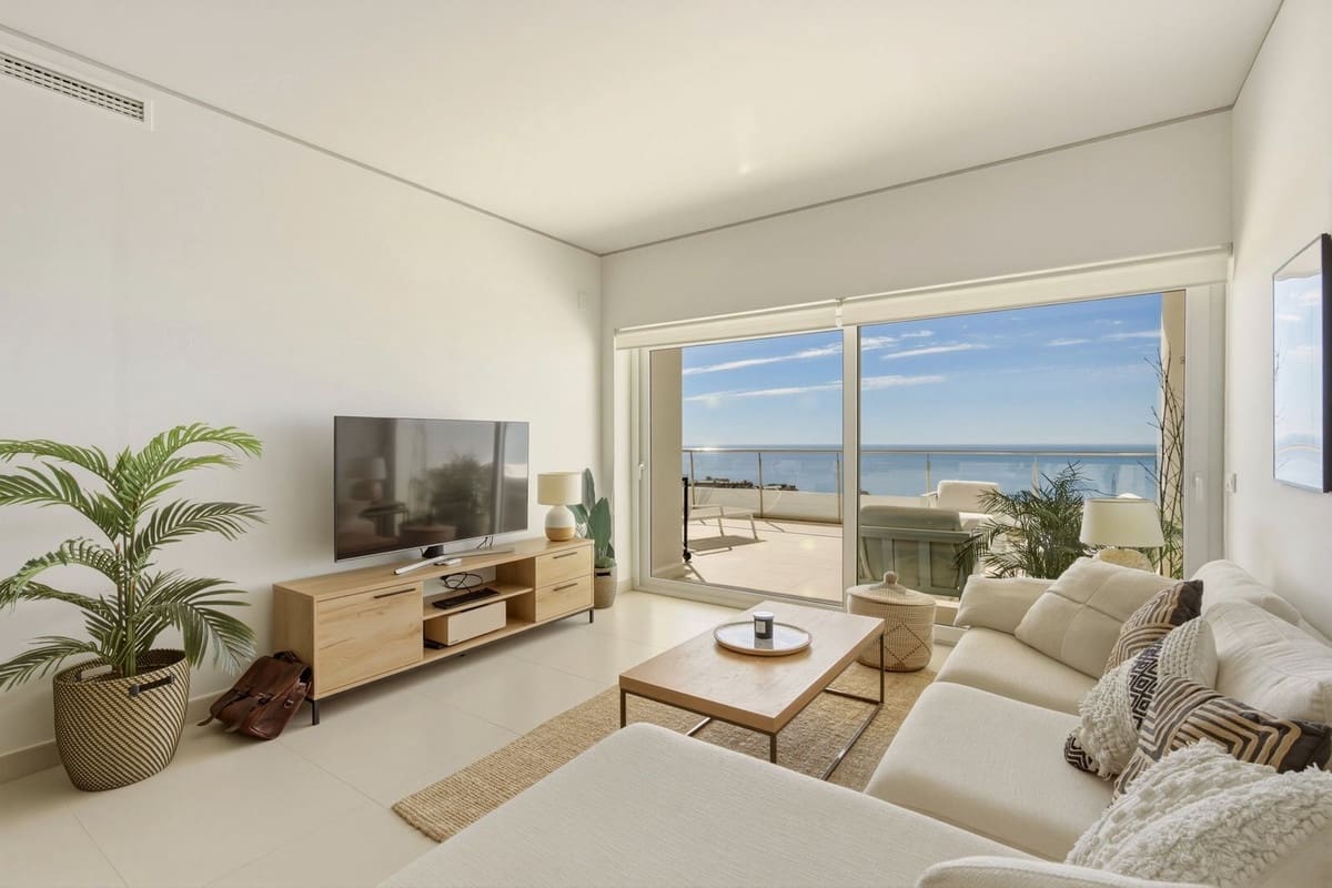 2 bedroom Apartment for sale in Benalmadena with garage - € 700,000 (Ref: 9833078)