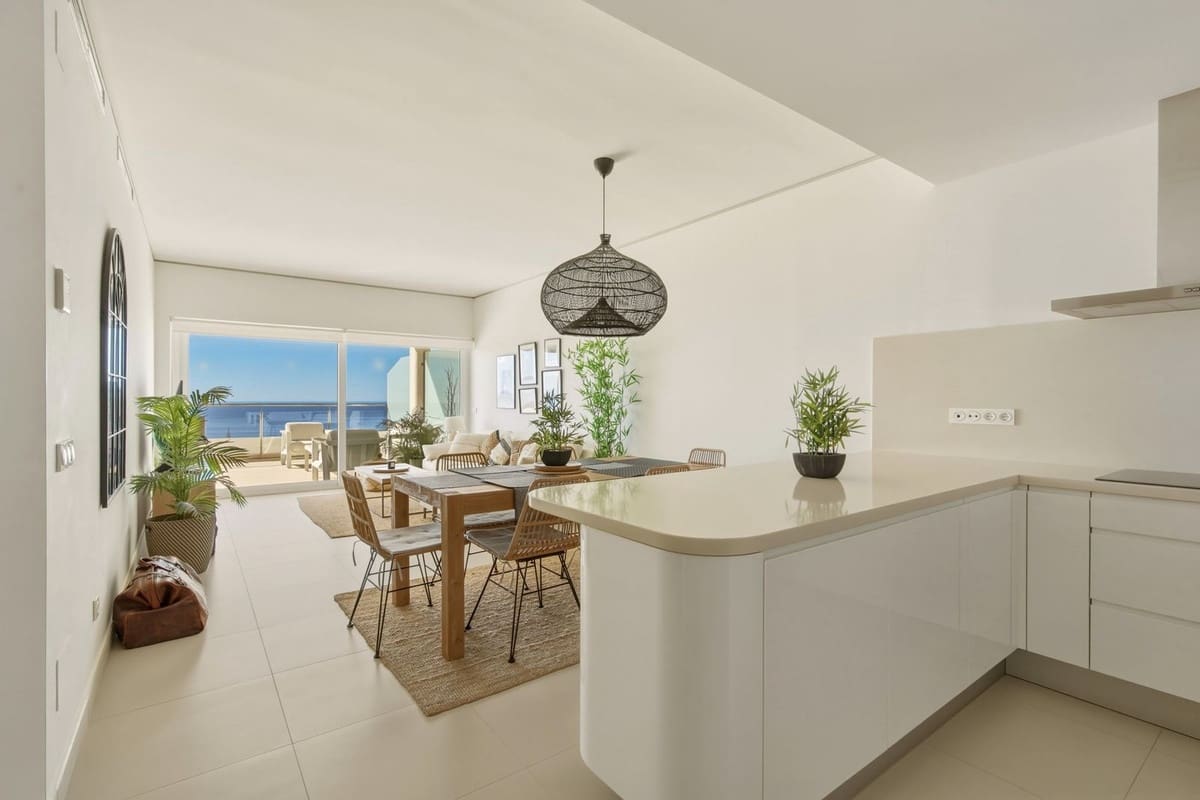 2 bedroom Apartment for sale in Benalmadena with garage - € 700,000 (Ref: 9833078)