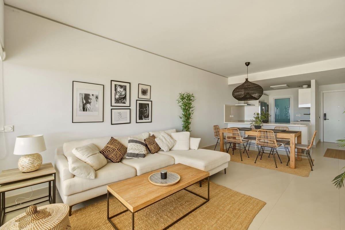 2 bedroom Apartment for sale in Benalmadena with garage - € 700,000 (Ref: 9833078)