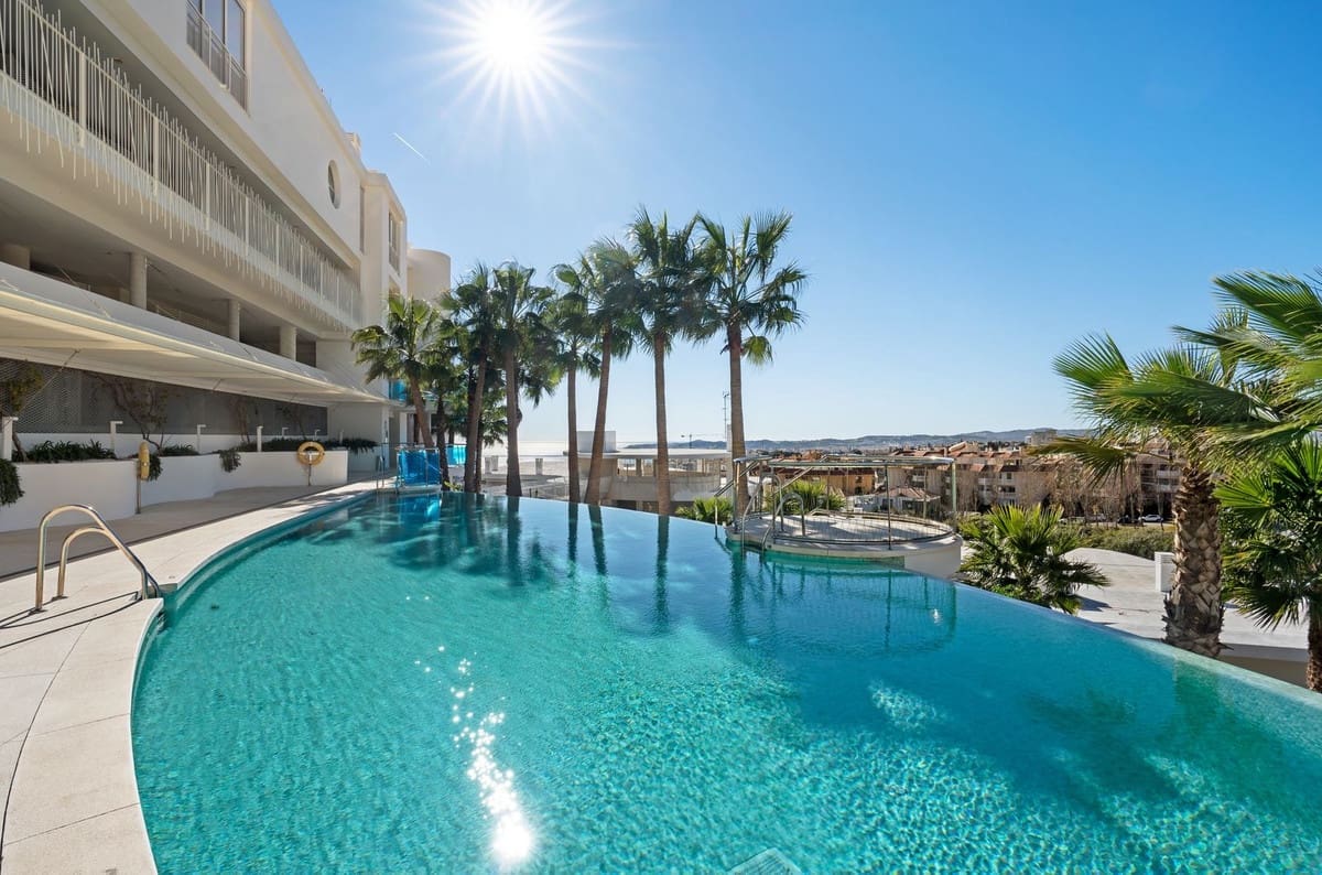 2 bedroom Apartment for sale in Benalmadena with garage - € 700,000 (Ref: 9833078)