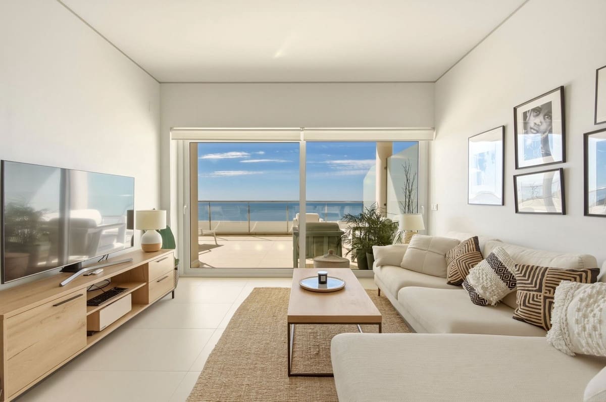 2 bedroom Apartment for sale in Benalmadena with garage - € 700,000 (Ref: 9833078)