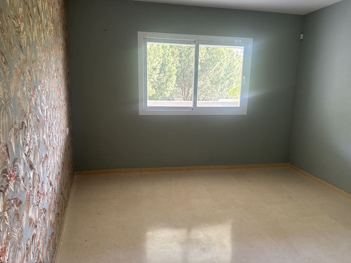 2 bedroom Apartment for sale in Elviria with garage - € 420,000 (Ref: 9833080)