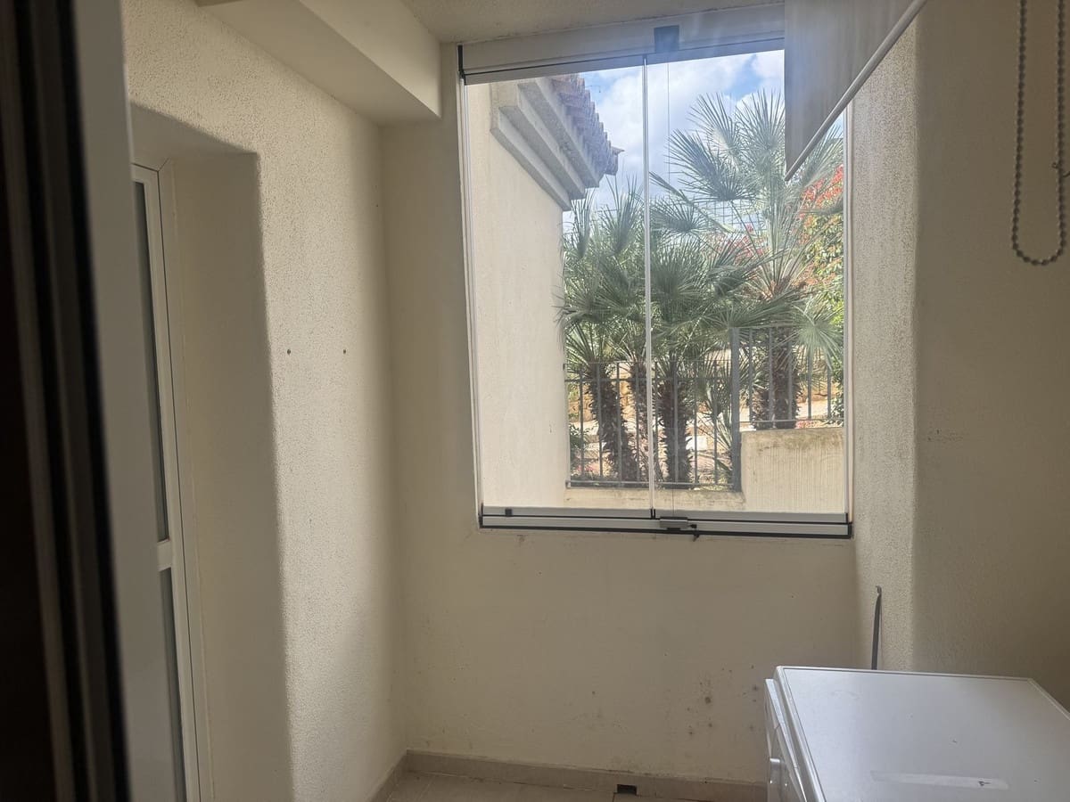 2 bedroom Apartment for sale in Elviria with garage - € 420,000 (Ref: 9833080)