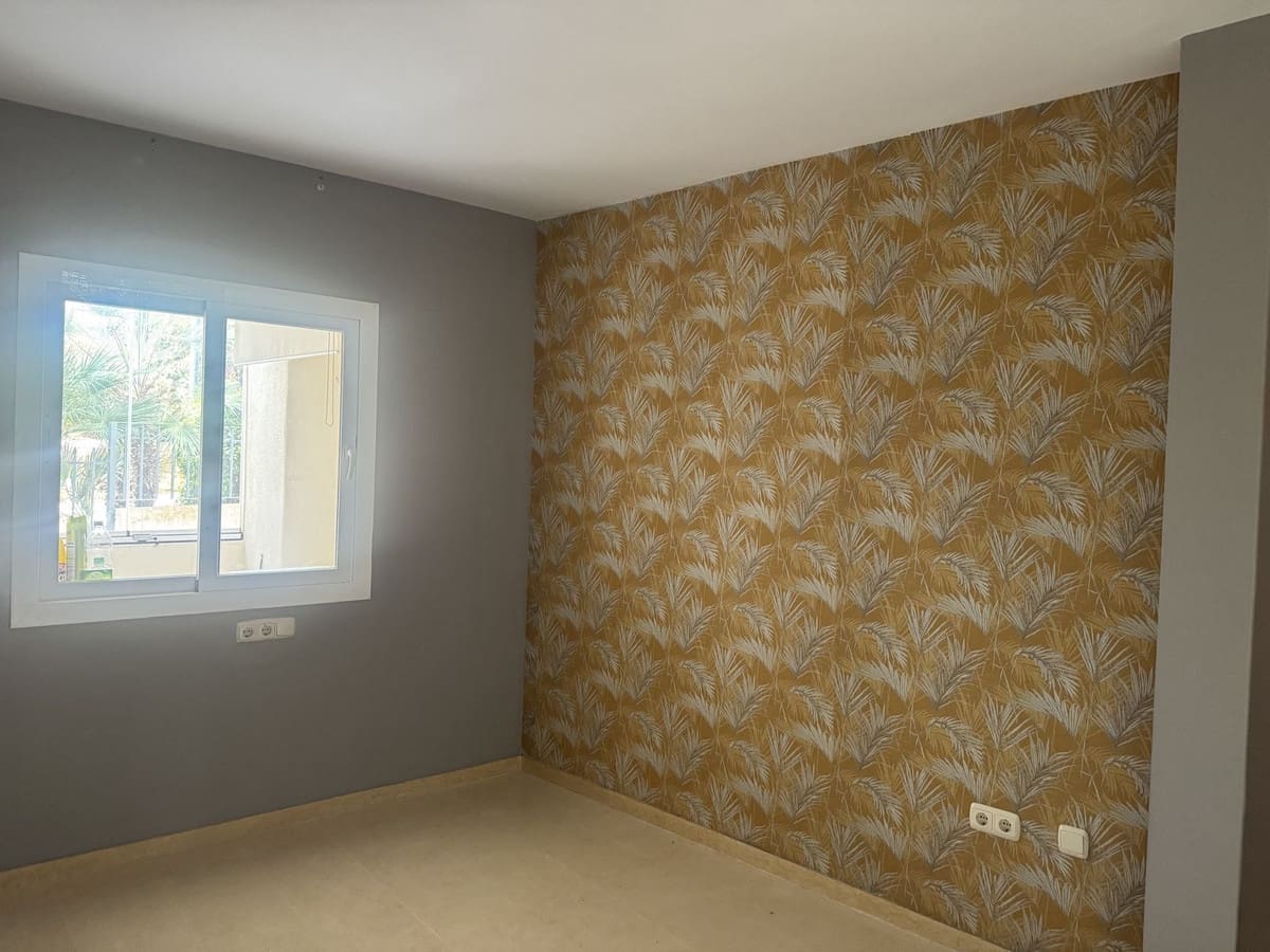 2 bedroom Apartment for sale in Elviria with garage - € 420,000 (Ref: 9833080)