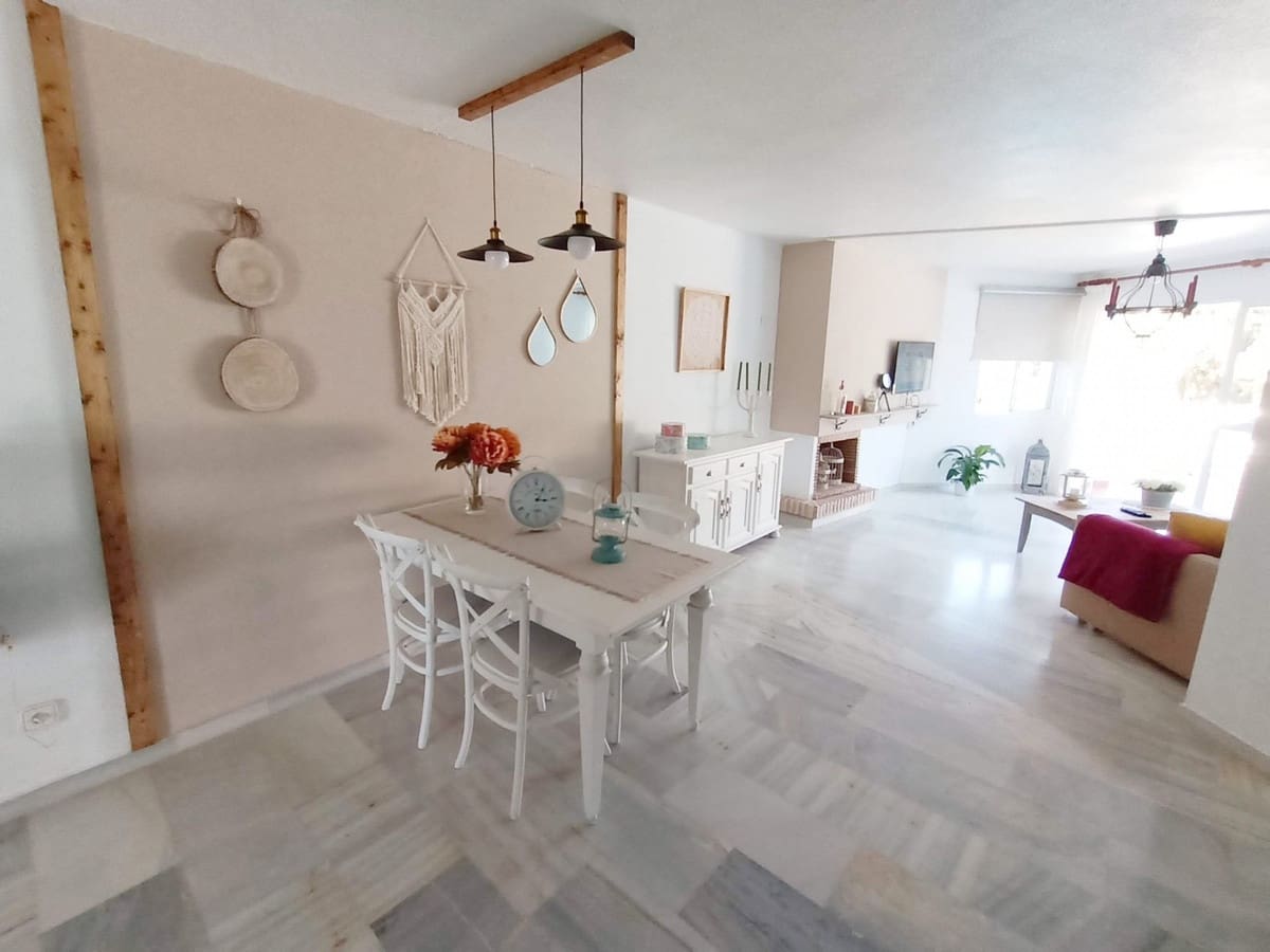 2 bedroom Apartment for sale in Mijas Golf - € 355,000 (Ref: 9833081)
