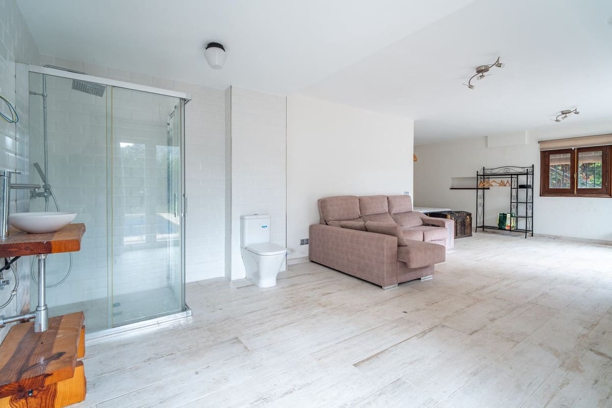 Chalet de 6 habitaciones en Málaga ciudad en venta - 1.365.000 € (Ref: 9834925)
