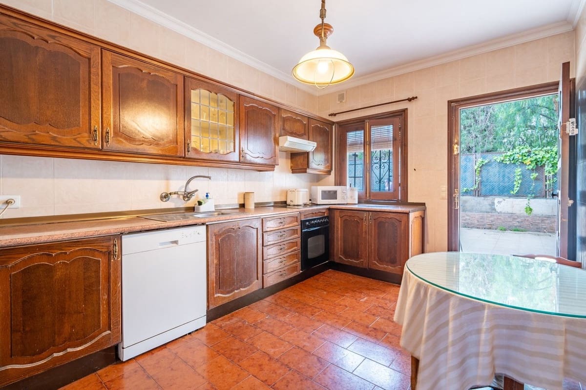 Chalet de 6 habitaciones en Málaga ciudad en venta - 1.365.000 € (Ref: 9834925)