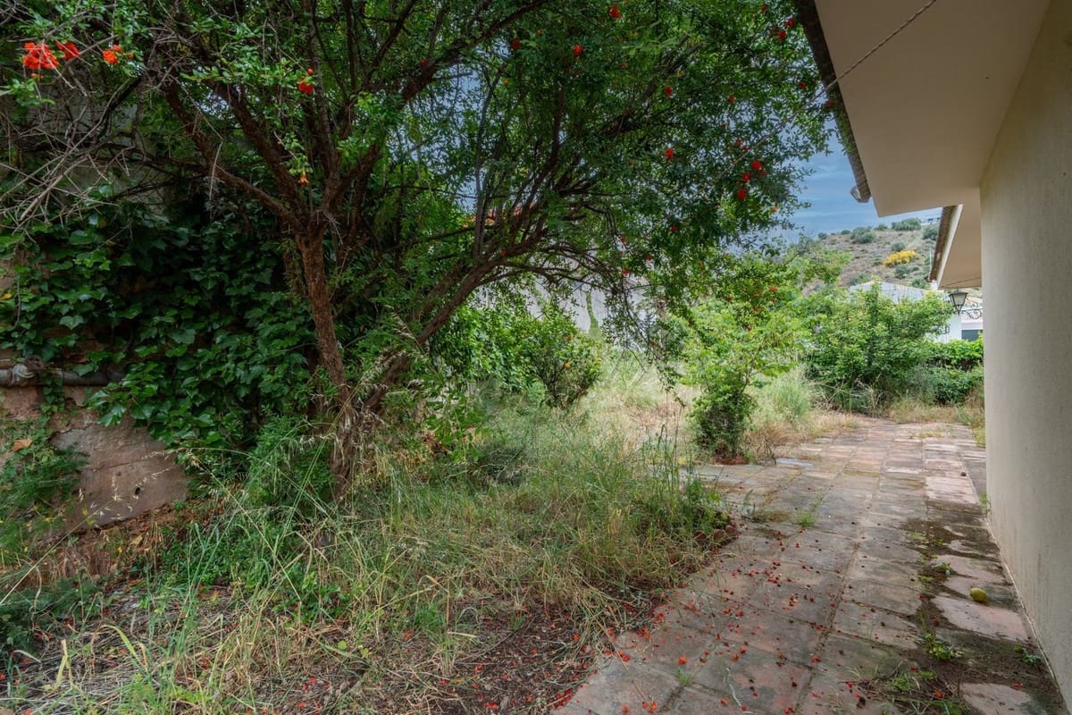 Chalet de 6 habitaciones en Málaga ciudad en venta - 1.365.000 € (Ref: 9834925)