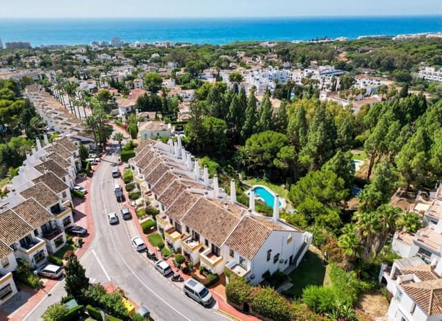 4 makuuhuone Omakotitalo myytävänä paikassa Calahonda, Mijas mukana 
autotalli - 475 000 € (Ref: 9838730)