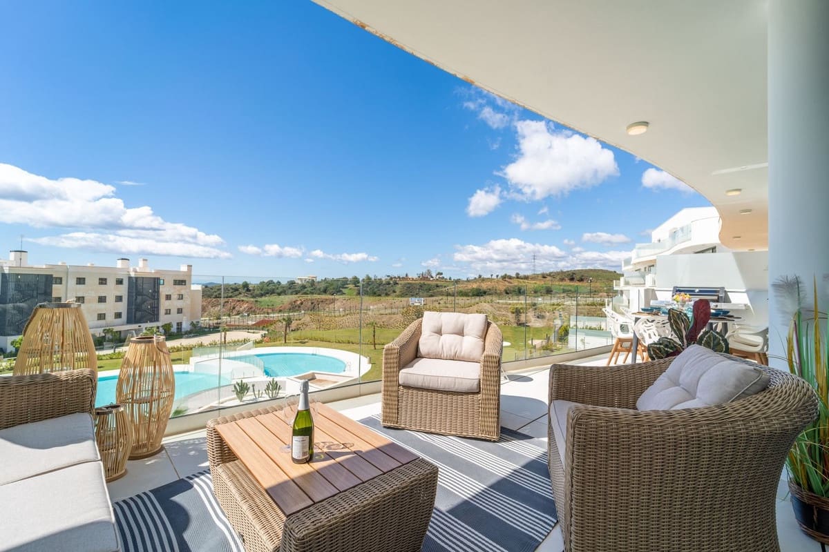 2 soveværelse Lejlighed til salg i Fuengirola med garage - € 620.000 (Ref: 9838731)