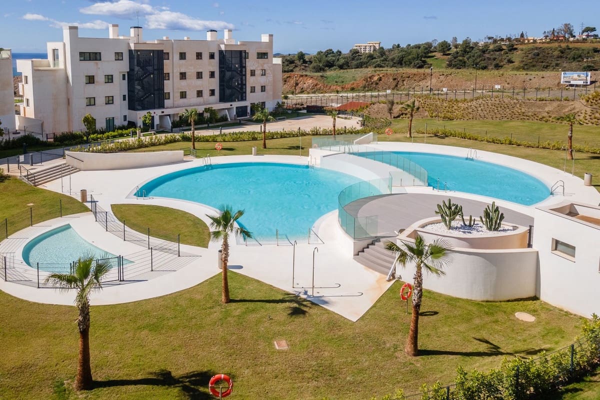 2 soveværelse Lejlighed til salg i Fuengirola med garage - € 620.000 (Ref: 9838731)