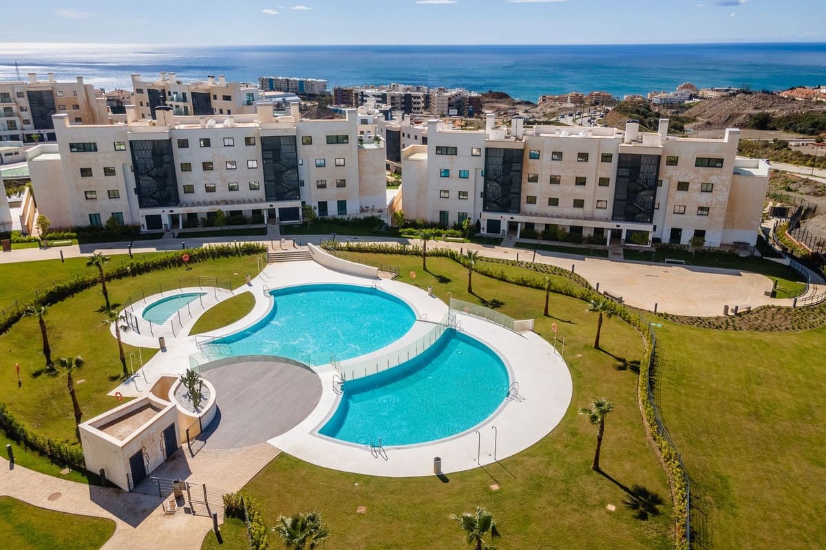 2 soveværelse Lejlighed til salg i Fuengirola med garage - € 620.000 (Ref: 9838731)