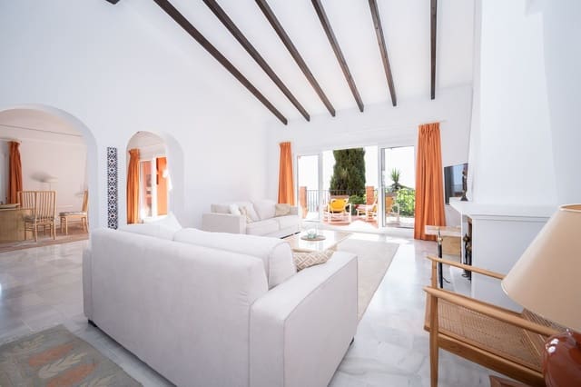 Chalet de 4 habitaciones en Elviria, Marbella en venta - 850.000 € (Ref: 9840004)