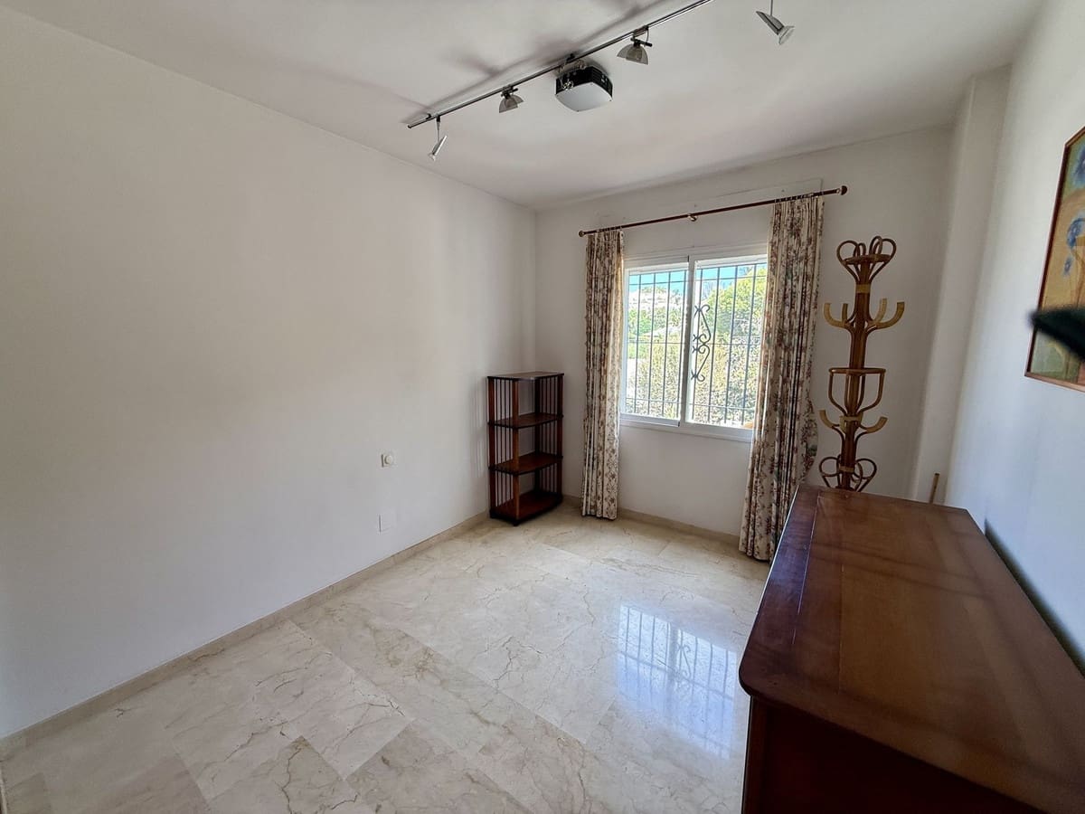 4 bedroom Finca/Country House for sale in Elviria - € 1,050,000 (Ref: 9840005)