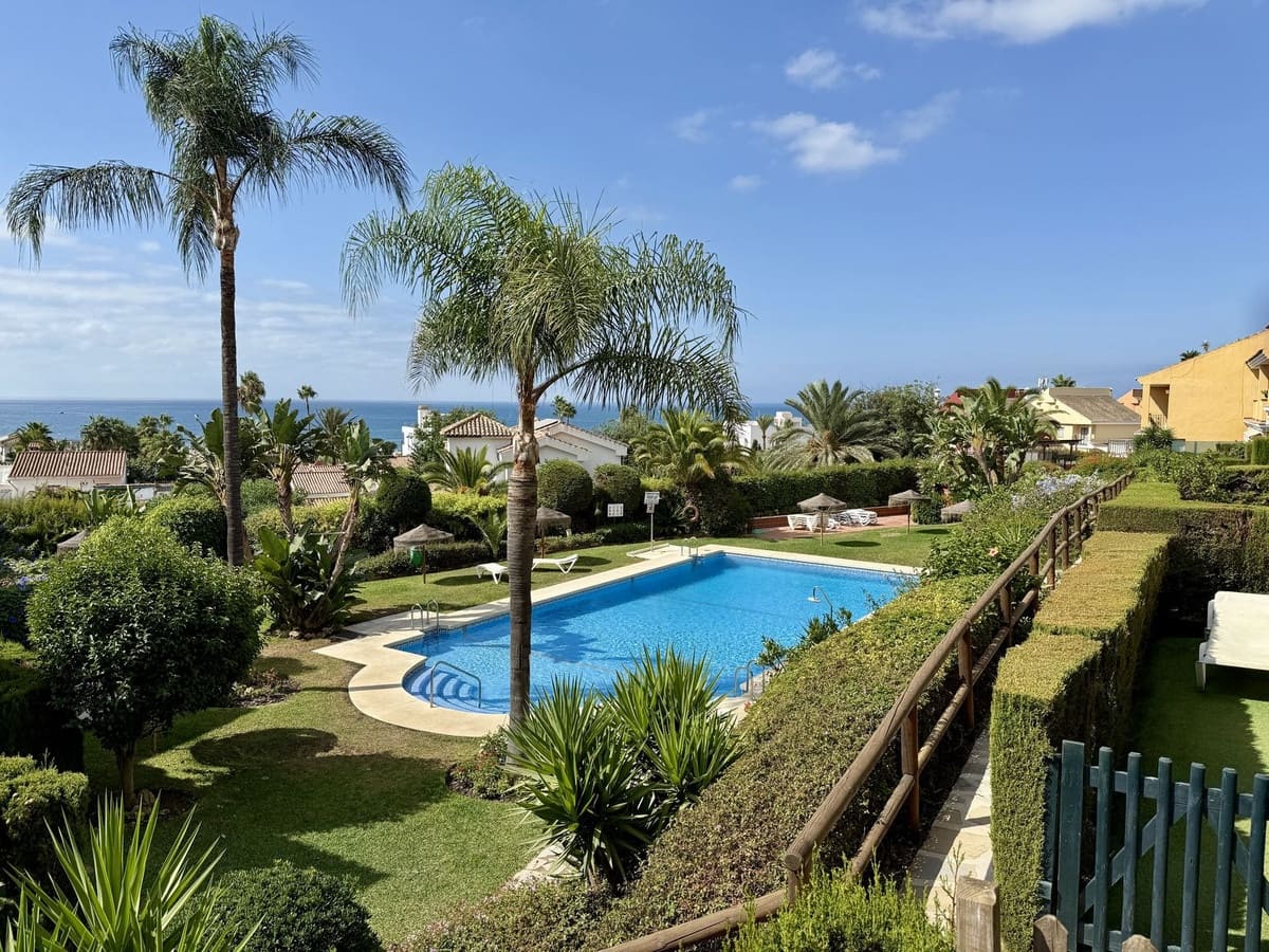 4 bedroom Finca/Country House for sale in Elviria - € 1,050,000 (Ref: 9840005)