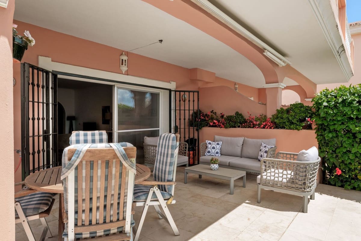 2 Zimmer Apartment zu verkaufen in Estepona - 549.000 € (Ref: 9840006)