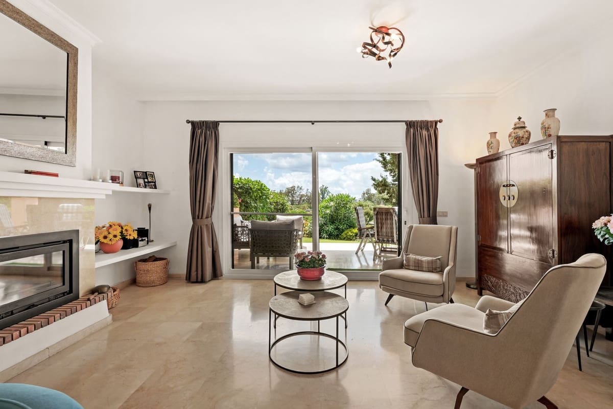2 Zimmer Apartment zu verkaufen in Estepona - 549.000 € (Ref: 9840006)