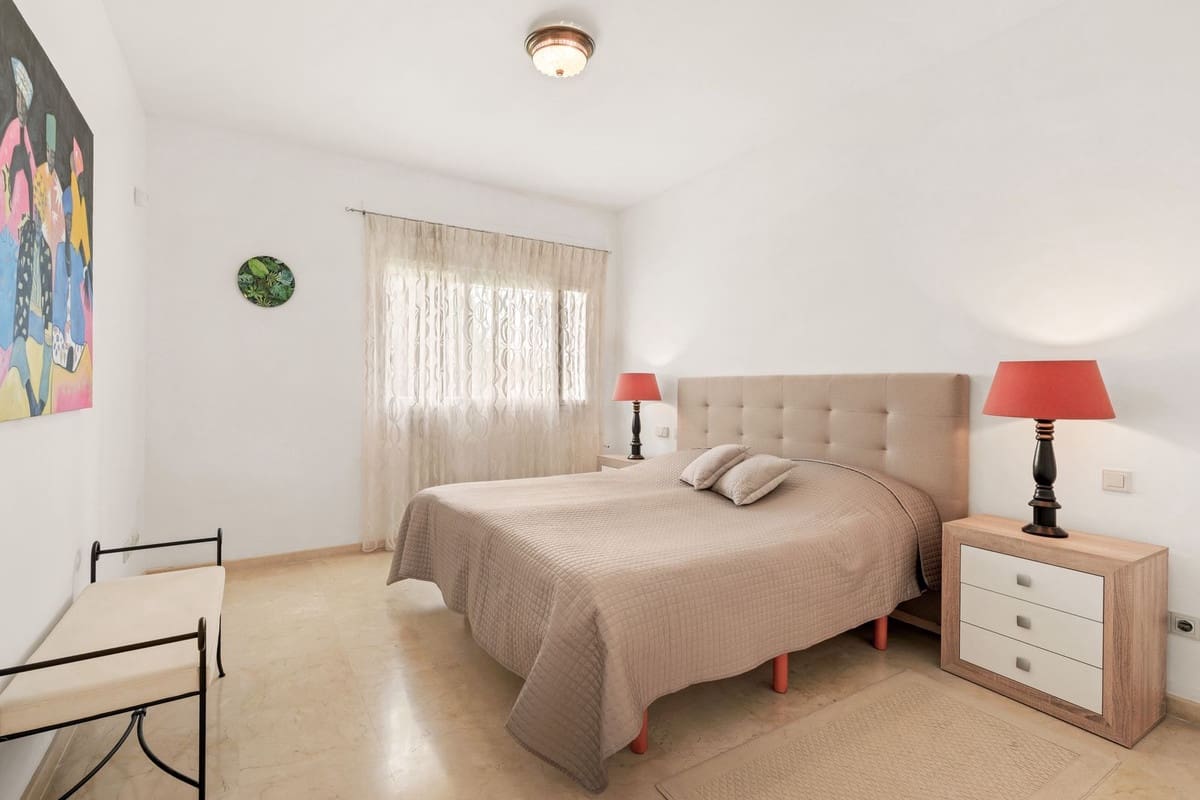 2 Zimmer Apartment zu verkaufen in Estepona - 549.000 € (Ref: 9840006)