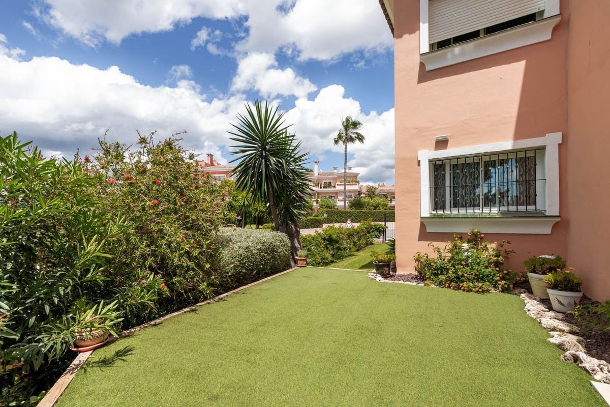 2 Zimmer Apartment zu verkaufen in Estepona - 549.000 € (Ref: 9840006)