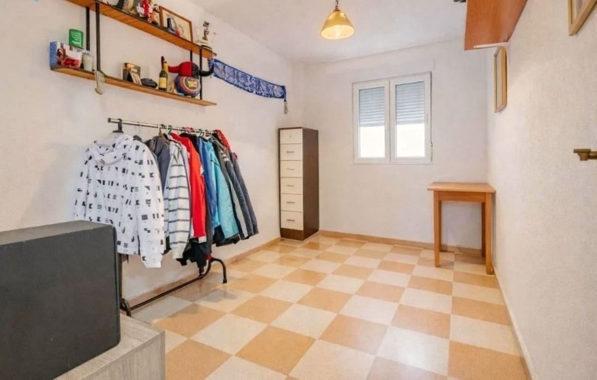 4 chambre Appartement à vendre à Estepona - 375 000 € (Ref: 9848435)