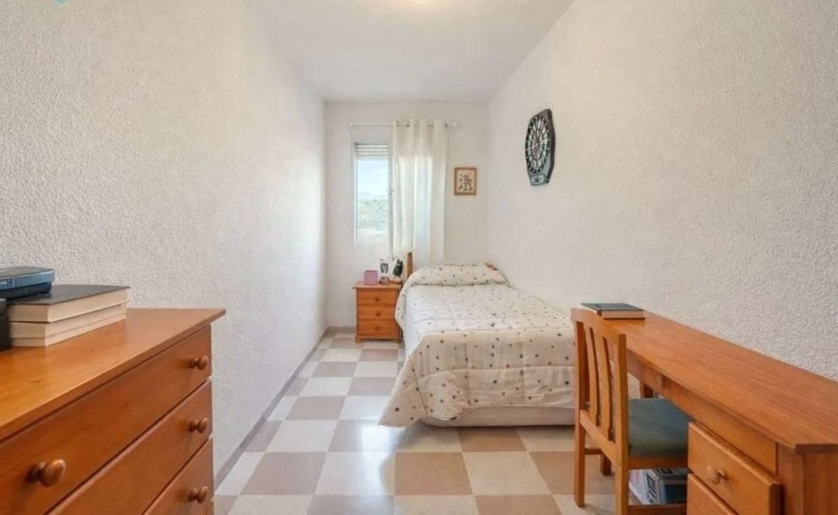 4 chambre Appartement à vendre à Estepona - 375 000 € (Ref: 9848435)