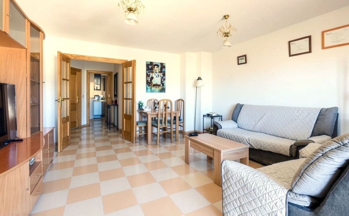 4 chambre Appartement à vendre à Estepona - 375 000 € (Ref: 9848435)