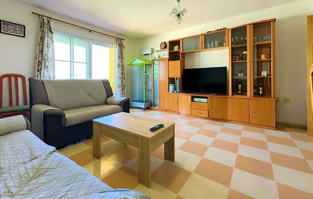 4 chambre Appartement à vendre à Estepona - 375 000 € (Ref: 9848435)