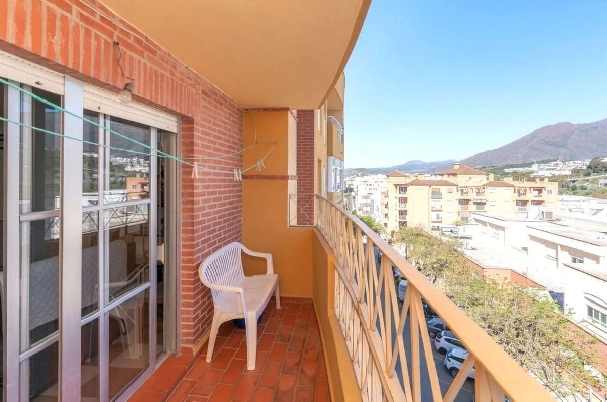 4 chambre Appartement à vendre à Estepona - 375 000 € (Ref: 9848435)