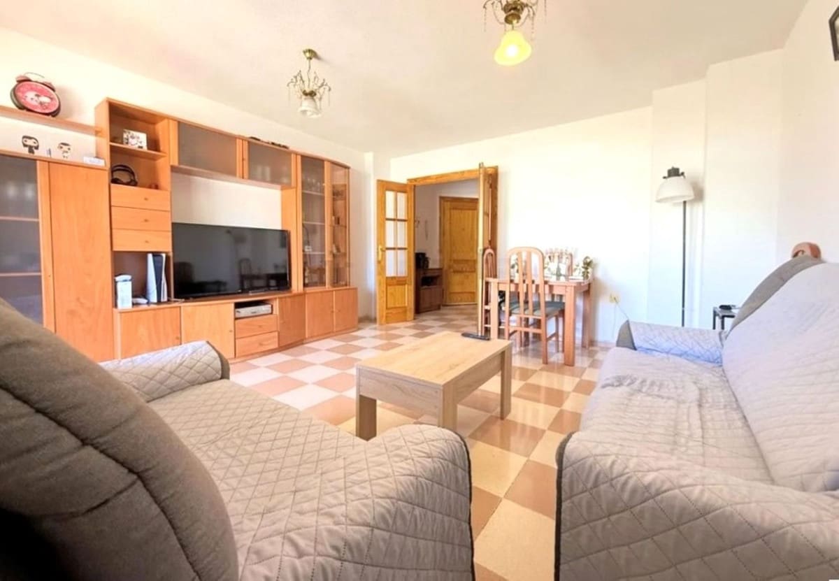 4 chambre Appartement à vendre à Estepona - 375 000 € (Ref: 9848435)