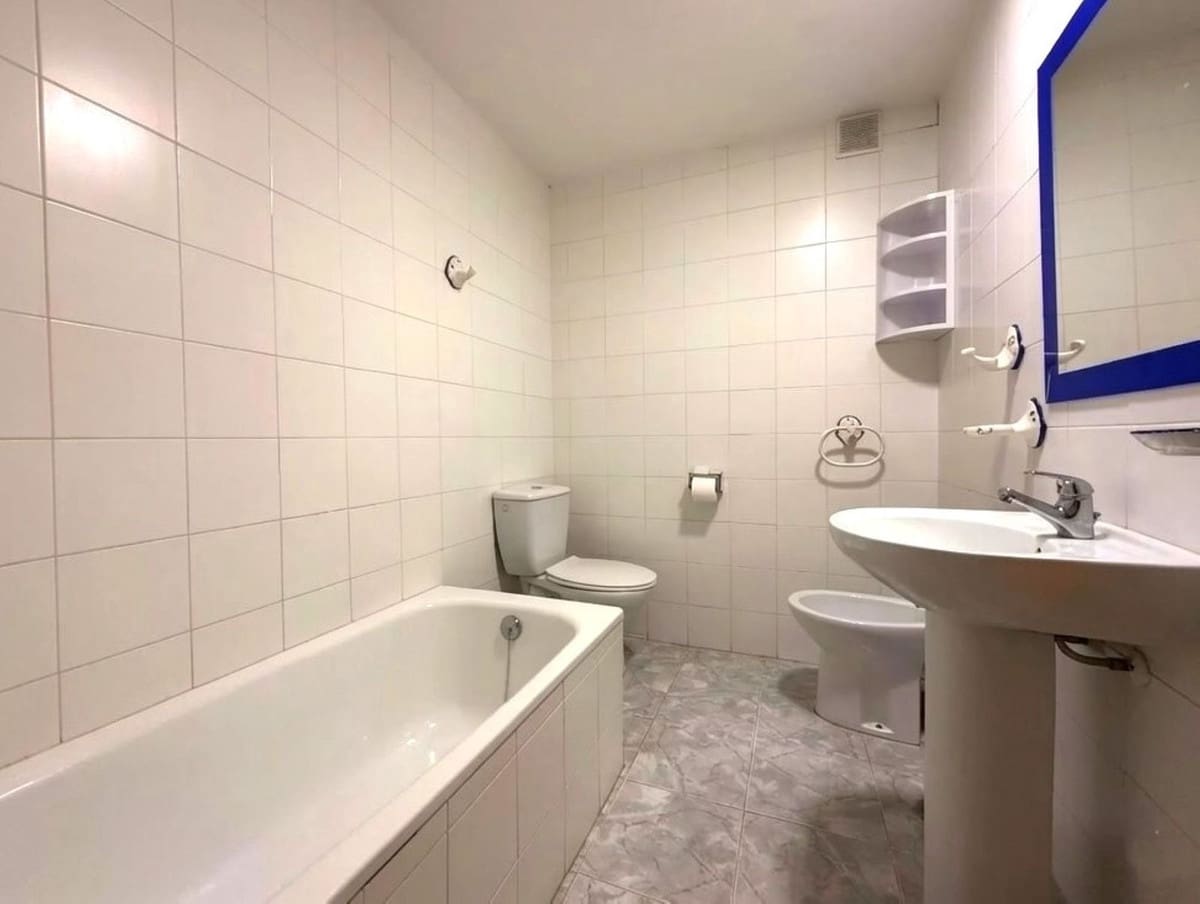 4 chambre Appartement à vendre à Estepona - 375 000 € (Ref: 9848435)