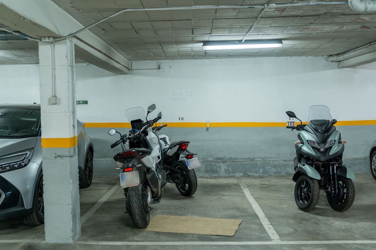 1 soveværelse Lejlighed til salg i Benalmadena Costa med garage - € 269.500 (Ref: 9848453)