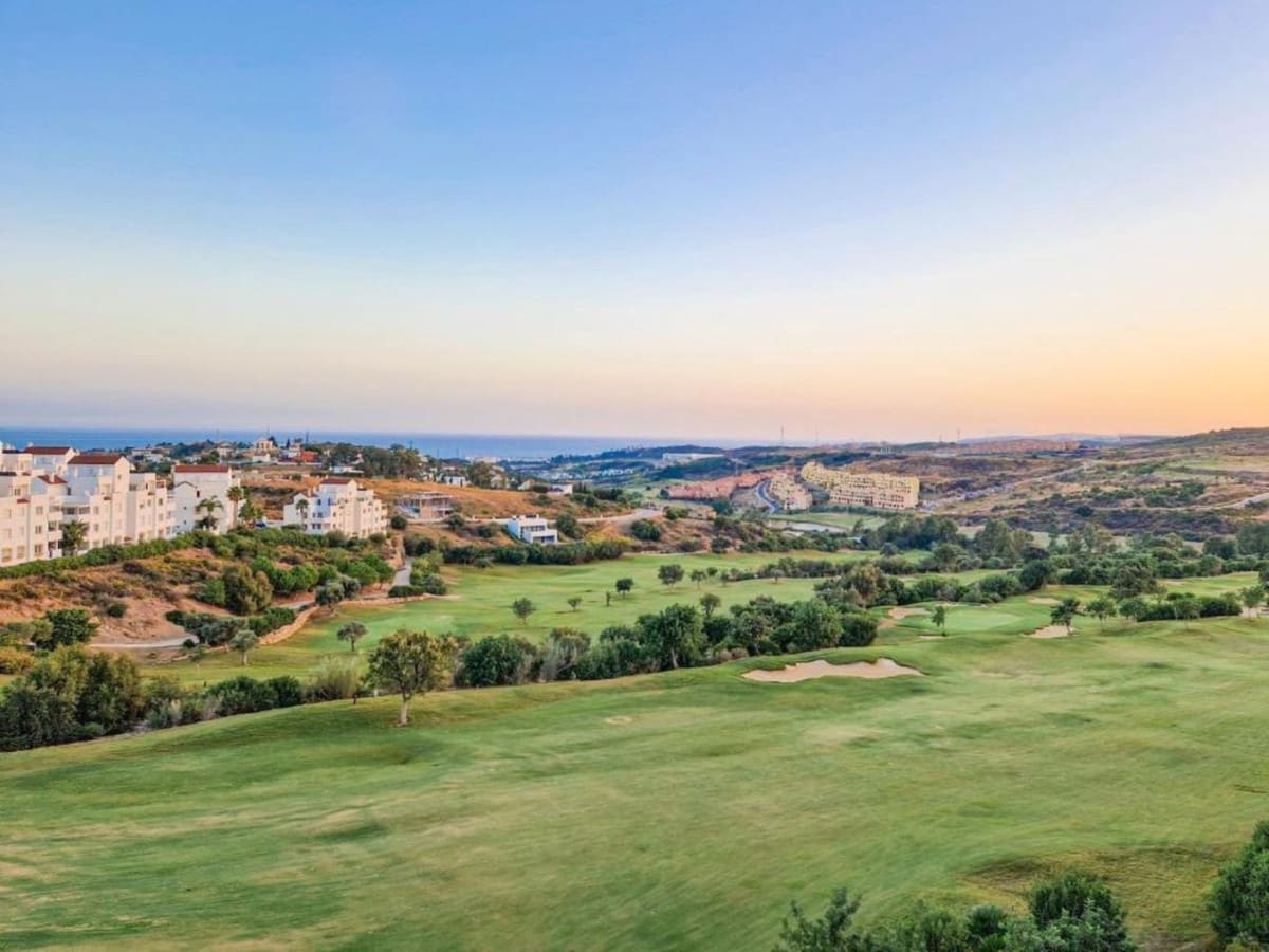 2 chambre Penthouse à vendre à Estepona avec garage - 289 900 € (Ref: 9848454)