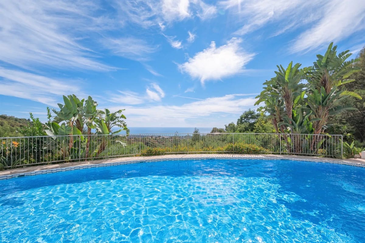 2 bedroom Apartment for sale in La Mairena - € 449,000 (Ref: 9848455)