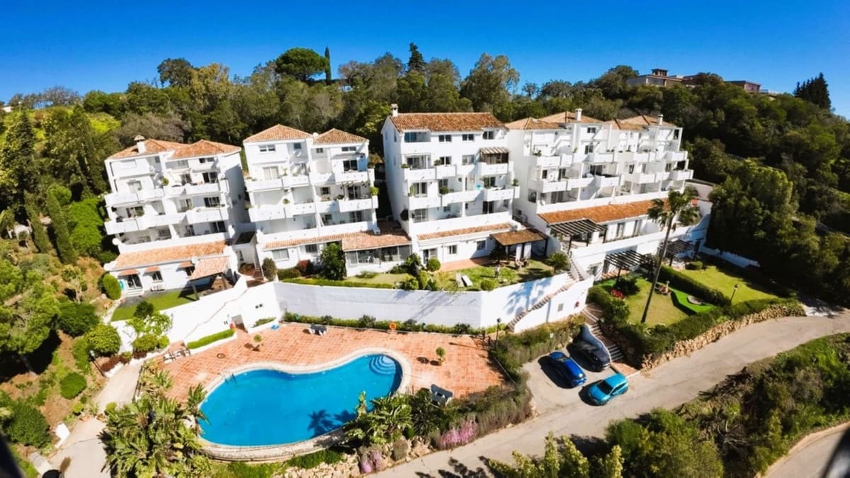 2 bedroom Apartment for sale in La Mairena - € 449,000 (Ref: 9848455)