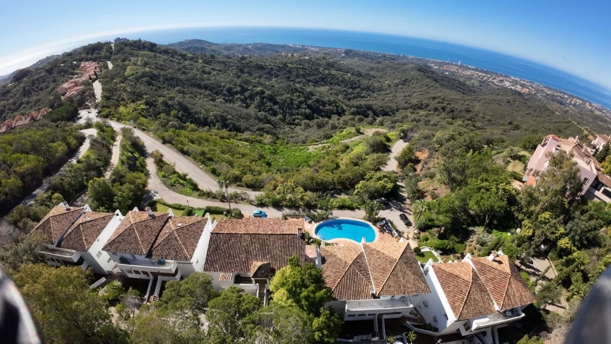 2 bedroom Apartment for sale in La Mairena - € 449,000 (Ref: 9848455)