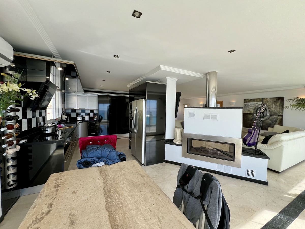 Chalet de 5 habitaciones en El Chaparral en venta - 1.200.000 € (Ref: 9850705)