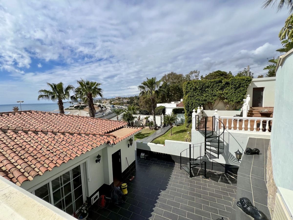 Chalet de 5 habitaciones en El Chaparral en venta - 1.200.000 € (Ref: 9850705)
