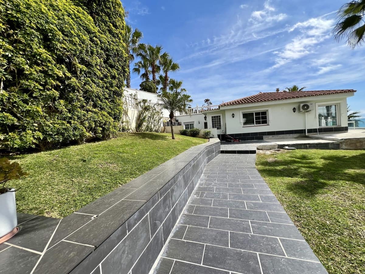 Chalet de 5 habitaciones en El Chaparral en venta - 1.200.000 € (Ref: 9850705)
