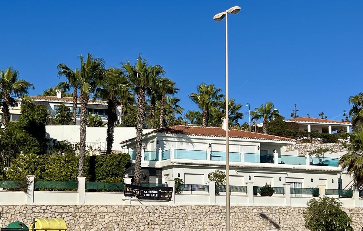 Chalet de 5 habitaciones en El Chaparral en venta - 1.200.000 € (Ref: 9850705)